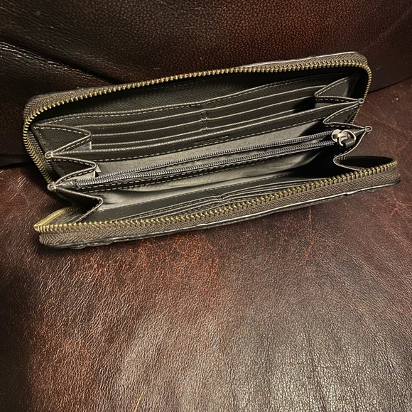 Coach Wallet - Picture 3 of 4